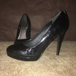 Guess heels